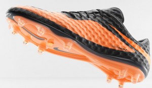 chuteira nike hypervenom preta e laranja