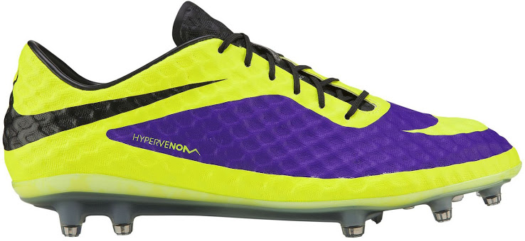 A chuteira Nike Hypervenom do Neymar