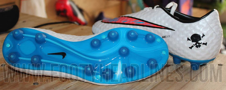 Detalhes do solado nova chuteira Nike Hypervenom branca