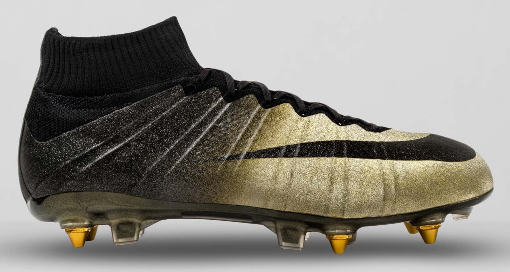 Detalhes da chuteira Nike Mercurial CR7 Rare Gold