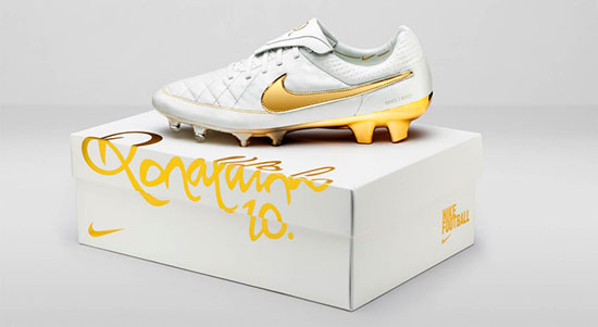 Chuteira Nike Tiempo Ronaldinho Touch of Gold
