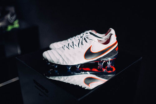 chuteira-nike-tiempo-legend-cores-metalicas