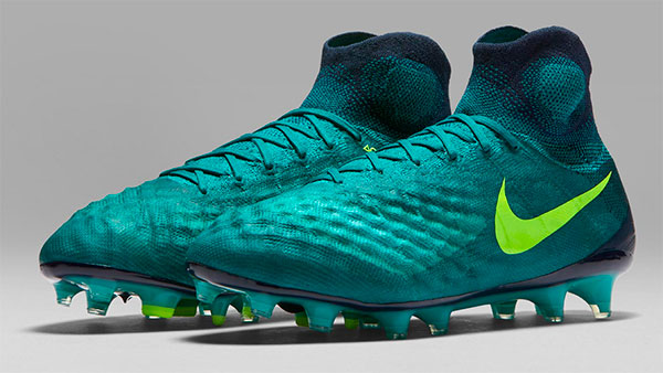 Chuteira Nike Magista de botinha modelo Floodlights